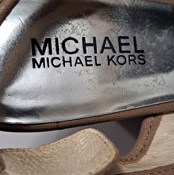 Michael Kors Charm Wedge Open Toe Sandal In Cement   Size 8.5 - Picture 9 of 13